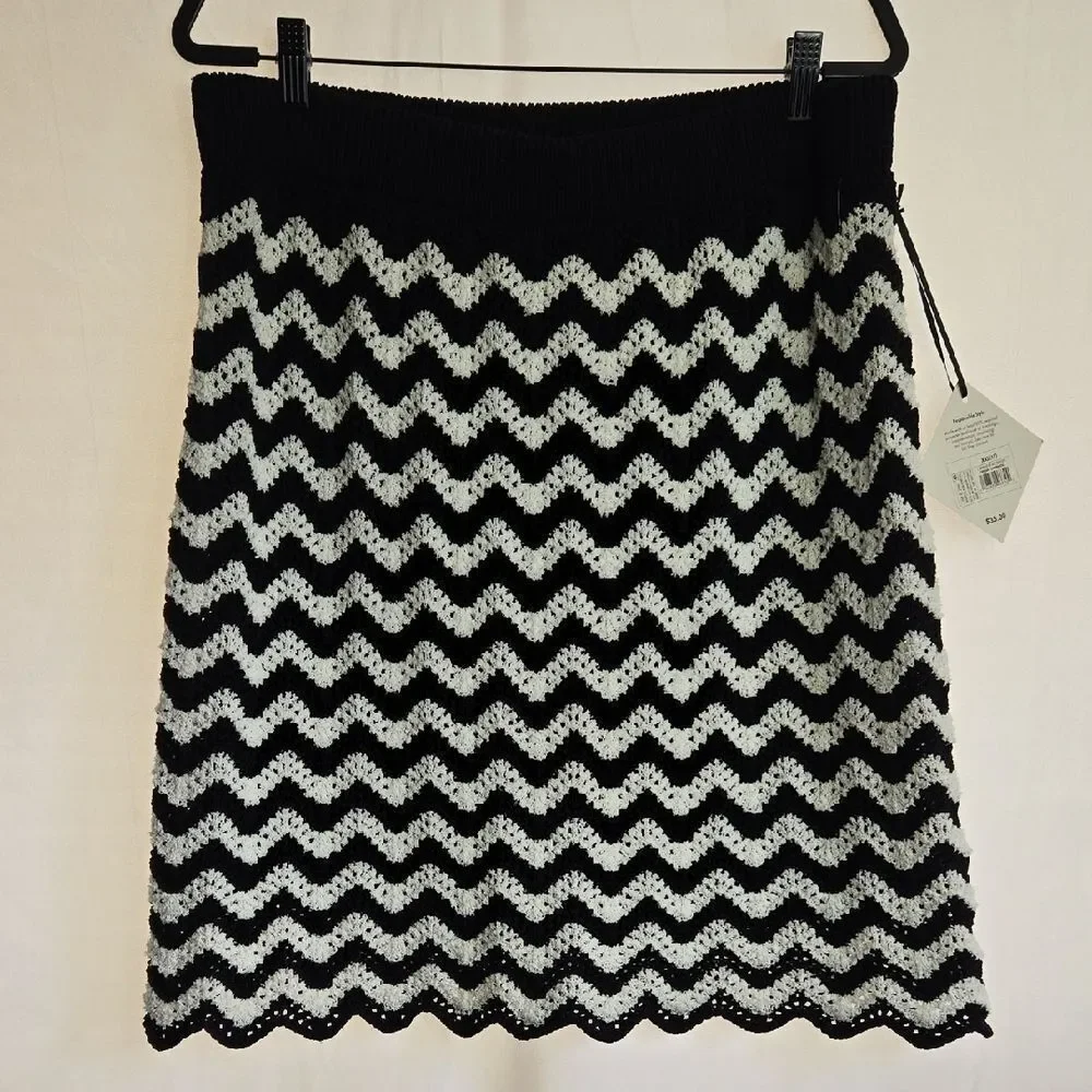 Ava & Viv Black and White Chevron Knit A-Line Skirt